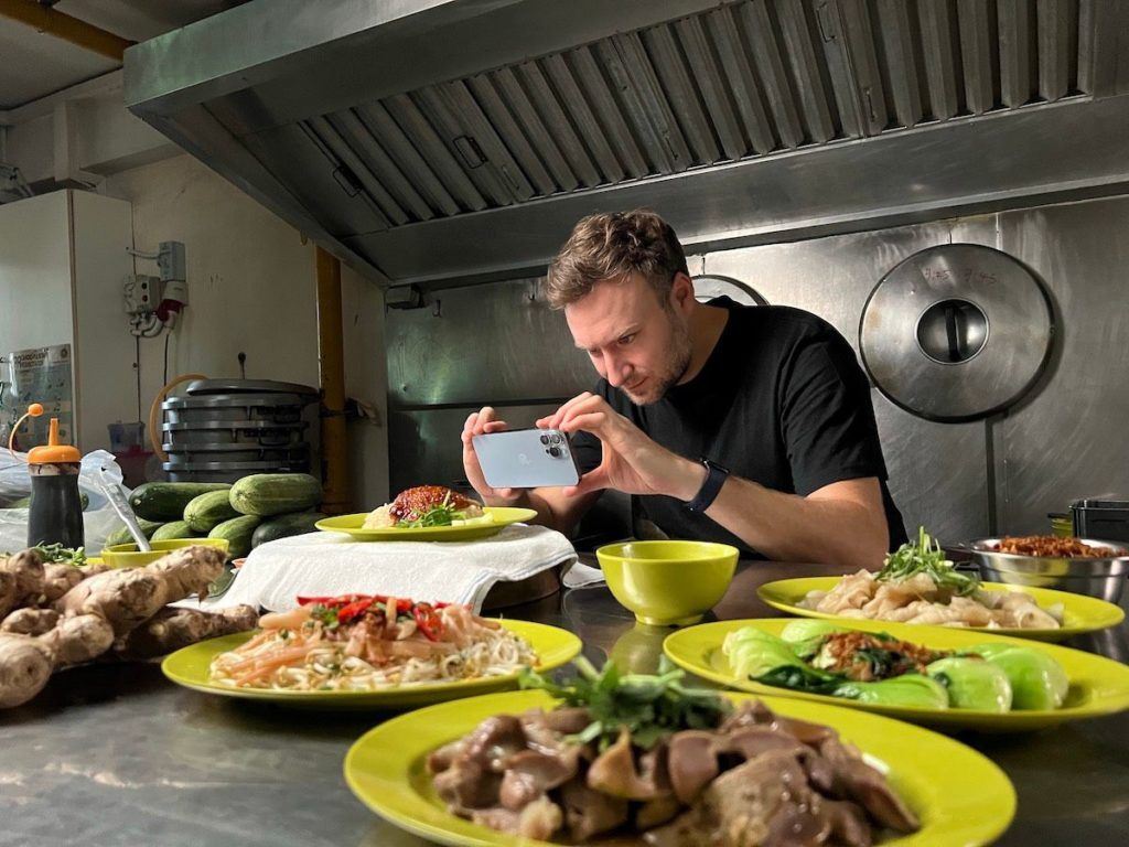 Apple and David Gelb team up for a documentary on chicken rice (plus videography tips)
