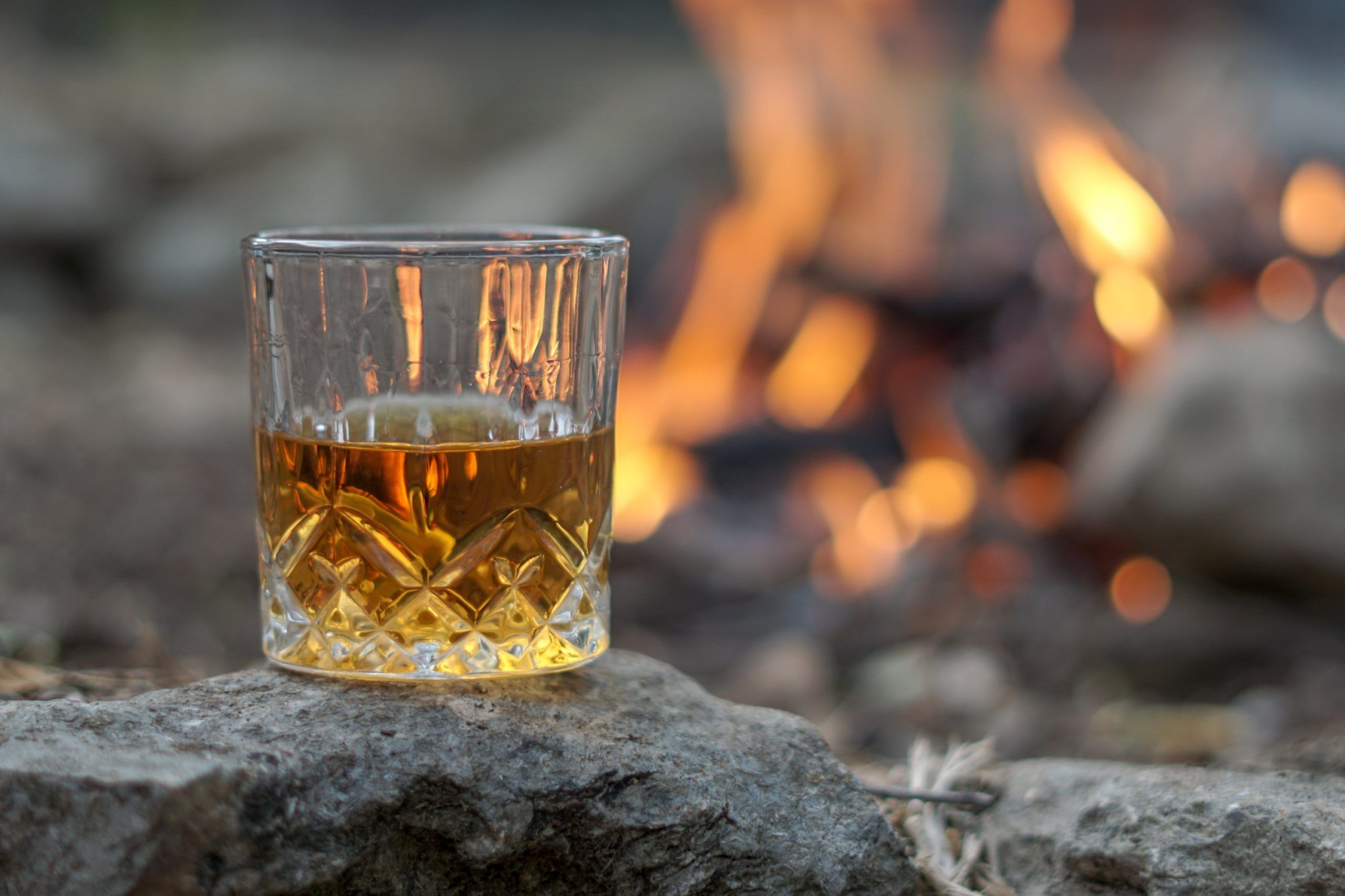 Your guide to learning the differences between whiskey, rye, & bourbon