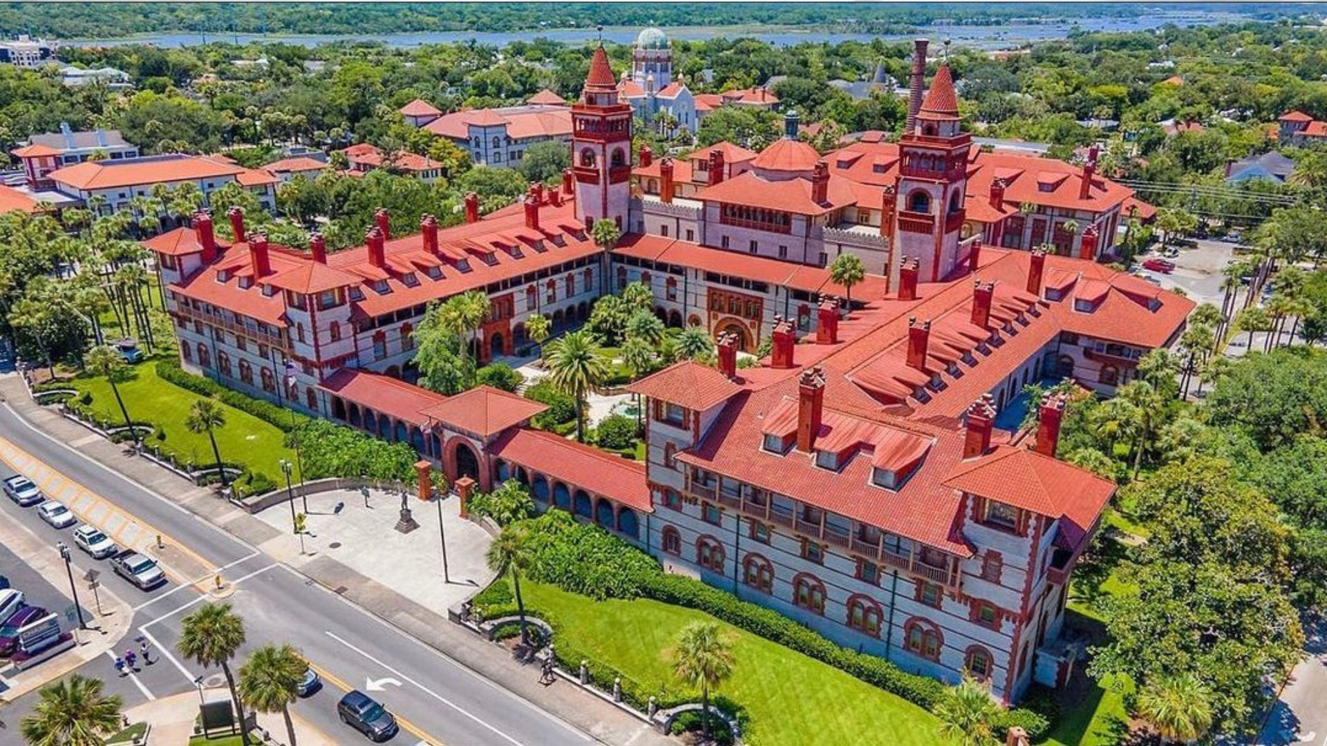 10 Most Beautiful Universities In The World With Breathtaking Campuses