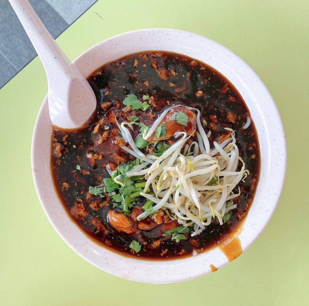 beef noodles thin beef slices drenched beef noodle dark gravy toa Payoh Hwa heng beef noodle