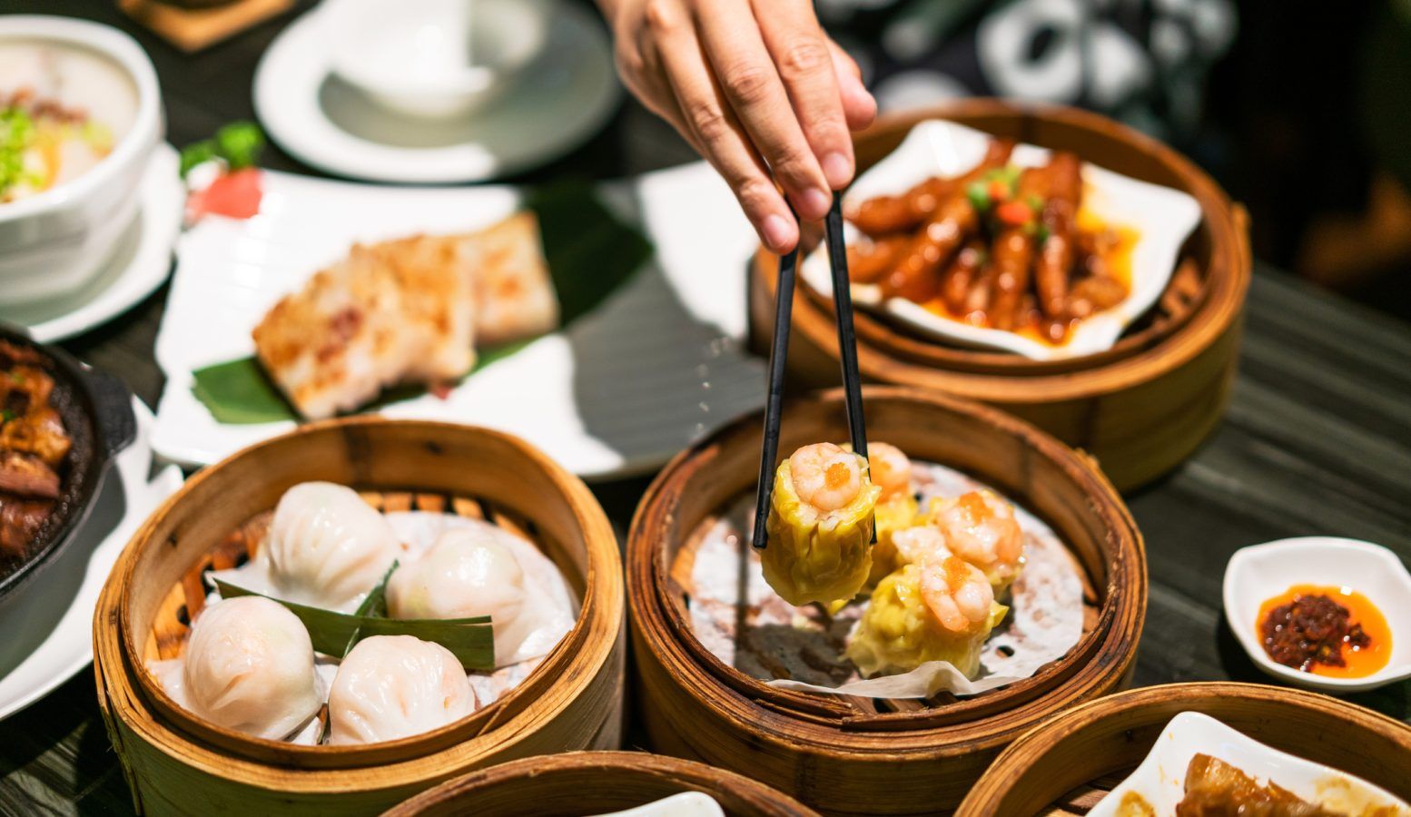 Hong Kong drops restrictions on restaurants and pubs opening hours