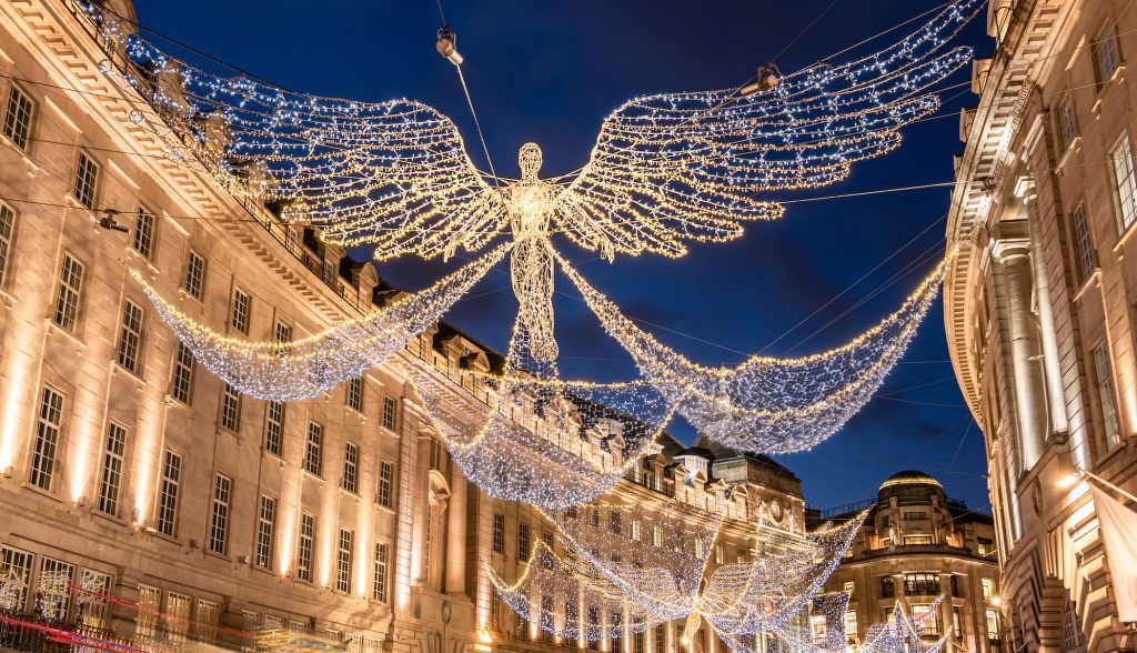 14 places in the world for the most spectacular Christmas lights display