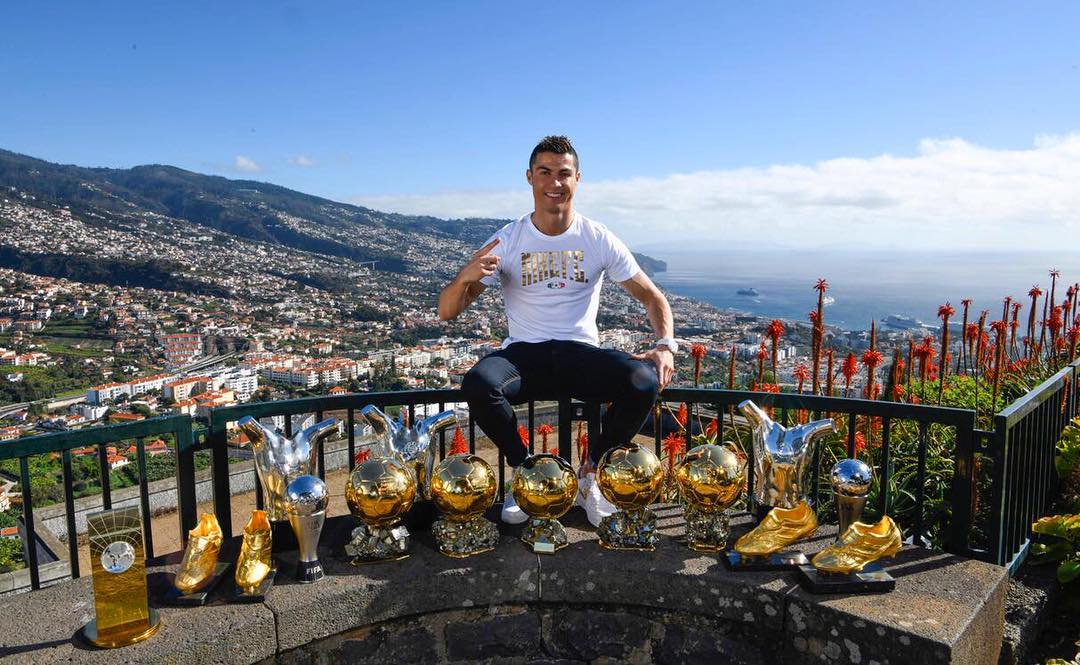 It's Official! Cristiano Ronaldo Will Wear Iconic No. 7 Jersey at Manchester  United - News18