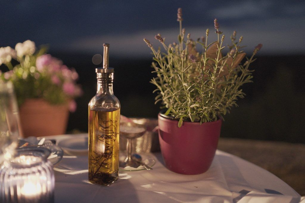 5 benefits of olive oil that go beyond making your salads delicious