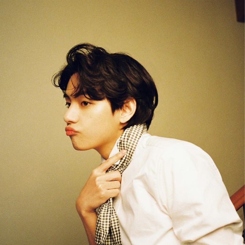 BTS’ V drops ‘It’s Beginning To Look A Lot Like Christmas’ cover, sets a holiday mood