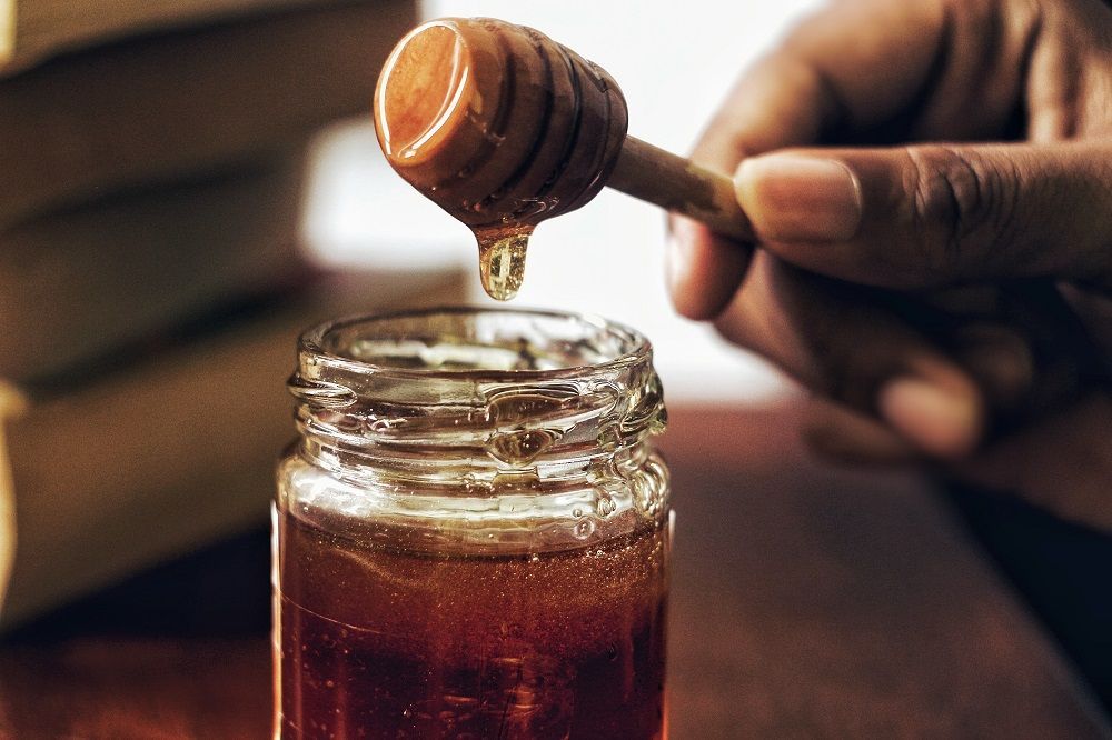 Eating raw honey can improve your blood sugar and cholesterol levels 3 raw honey