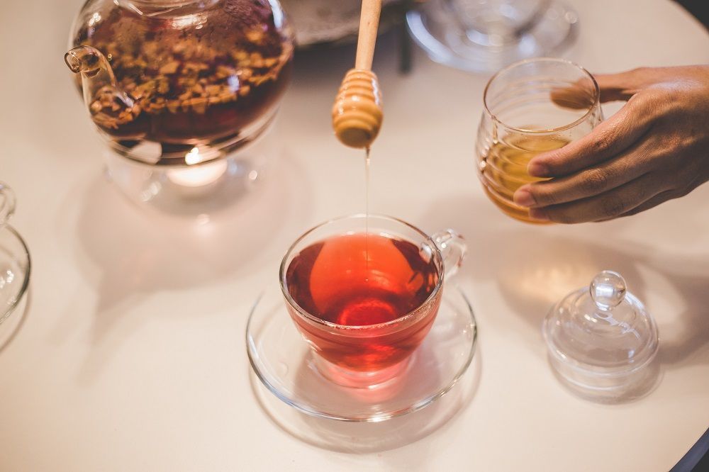 Eating raw honey can improve your blood sugar and cholesterol levels 4 raw honey