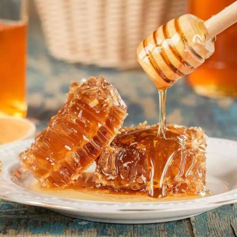 Eating raw honey can improve your blood sugar and cholesterol levels