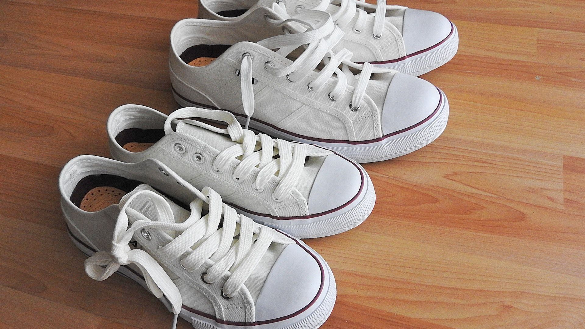 white sneakers for men