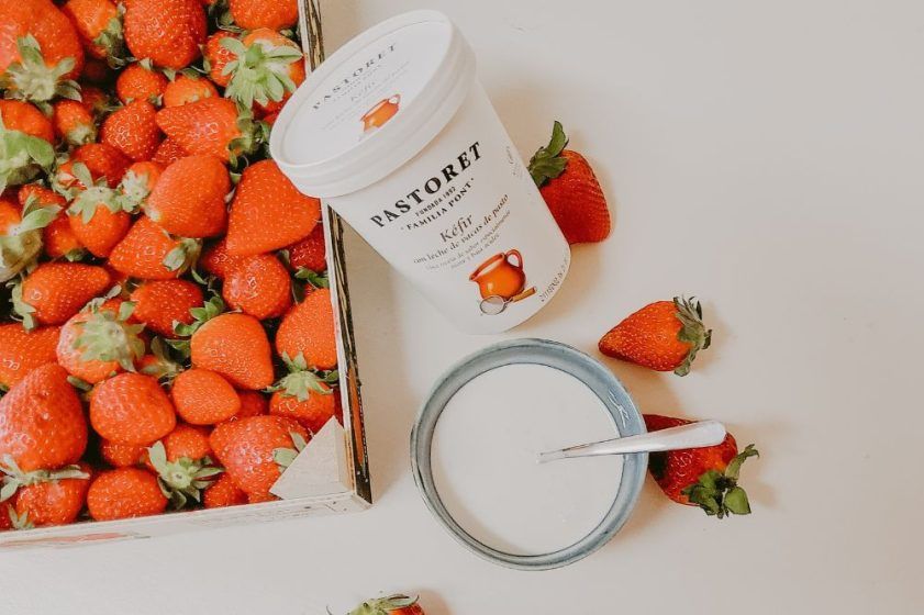 5 benefits of kefir that show that it helps more than just gut health