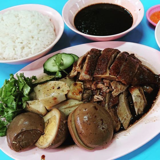 9 hawker stalls for the best braised duck rice in Singapore