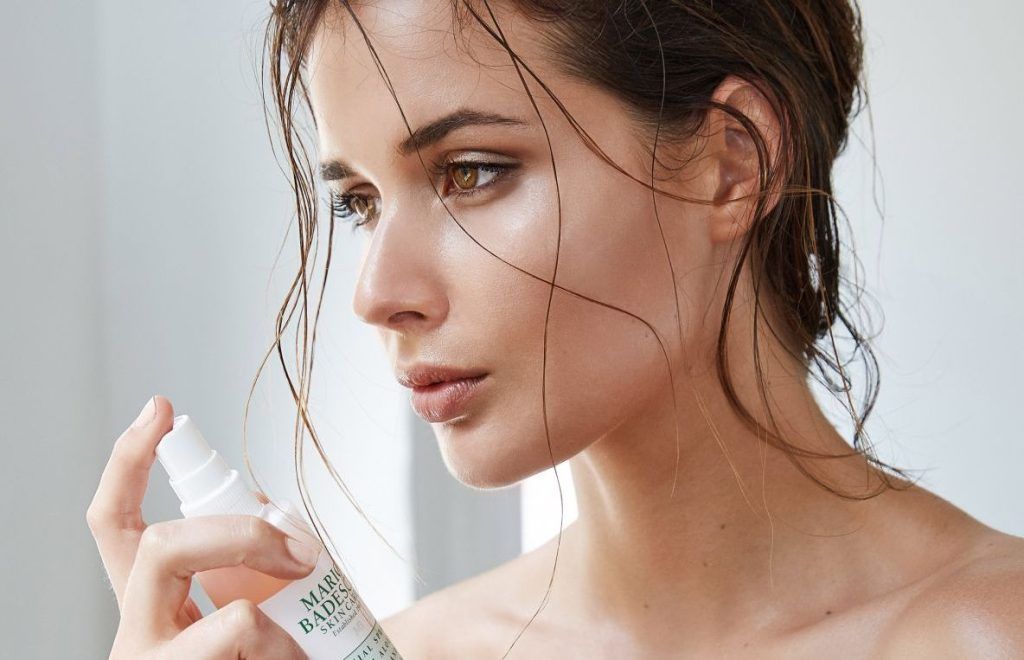 8 refreshing face mists to keep your skin cool and fresh in the summer heat