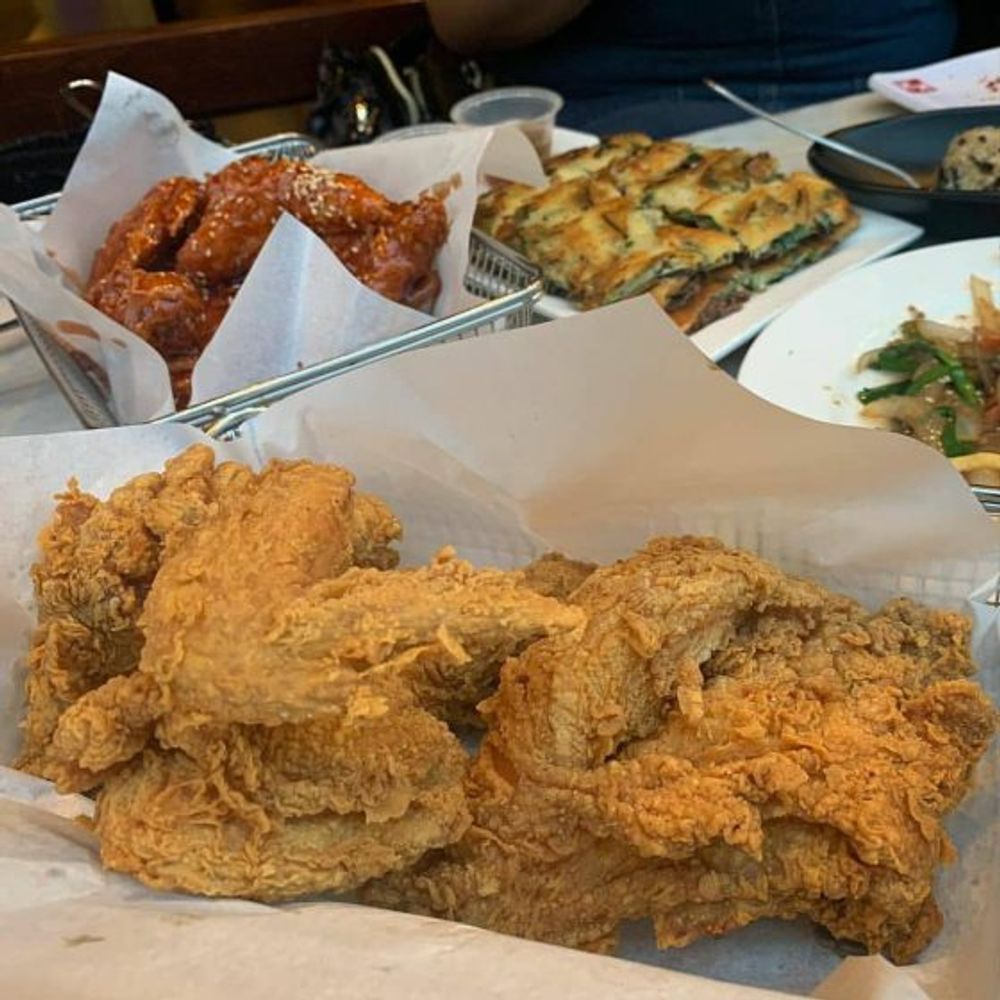 12 places in Singapore for the best crispy and juicy Korean Fried Chicken