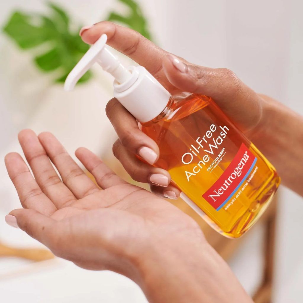 Get a clean and clear skin with the best face washes for pimples