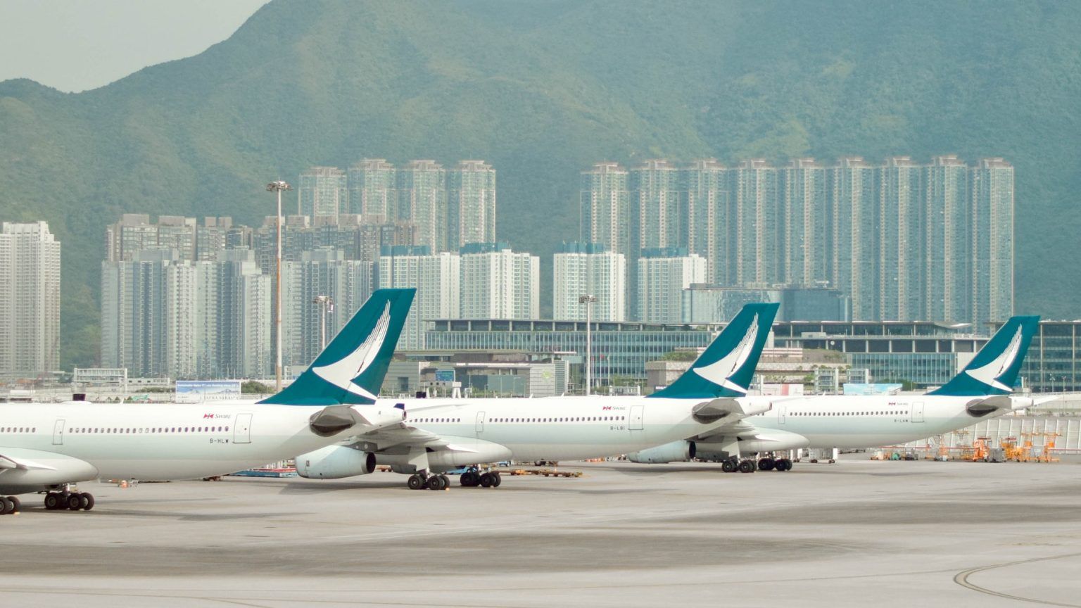 Cathay Pacific reserves 12,500 free tickets to Hong Kong for Singaporeans