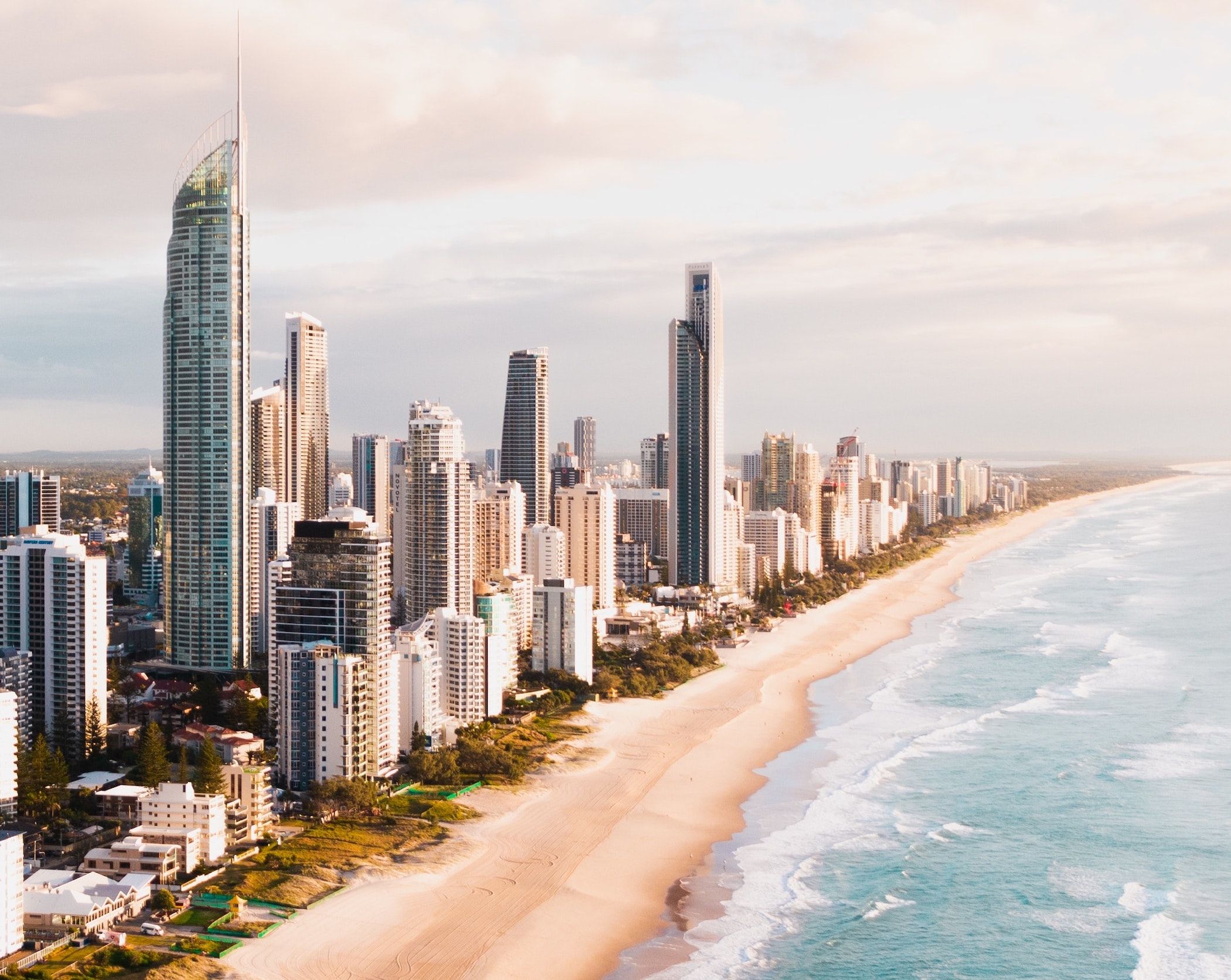 Surfers Paradise Holidays & Travel Guide