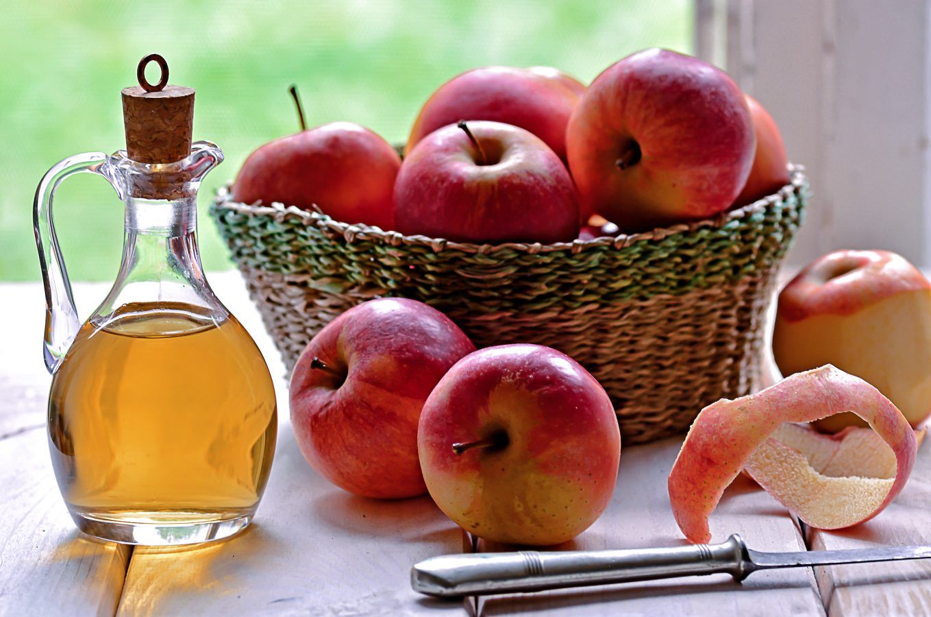 Side effects of apple cider vinegar to consider before you buy that bottle