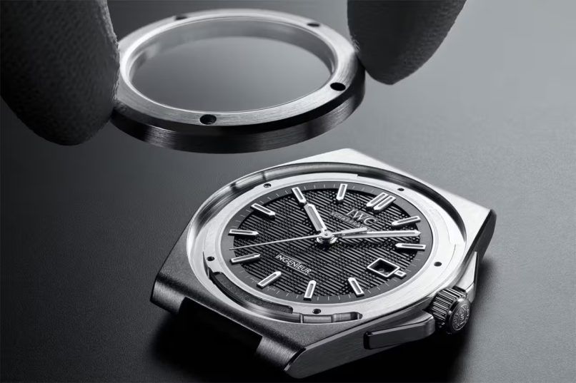 IWC Ingenieur 40 timepiece gerald genta face