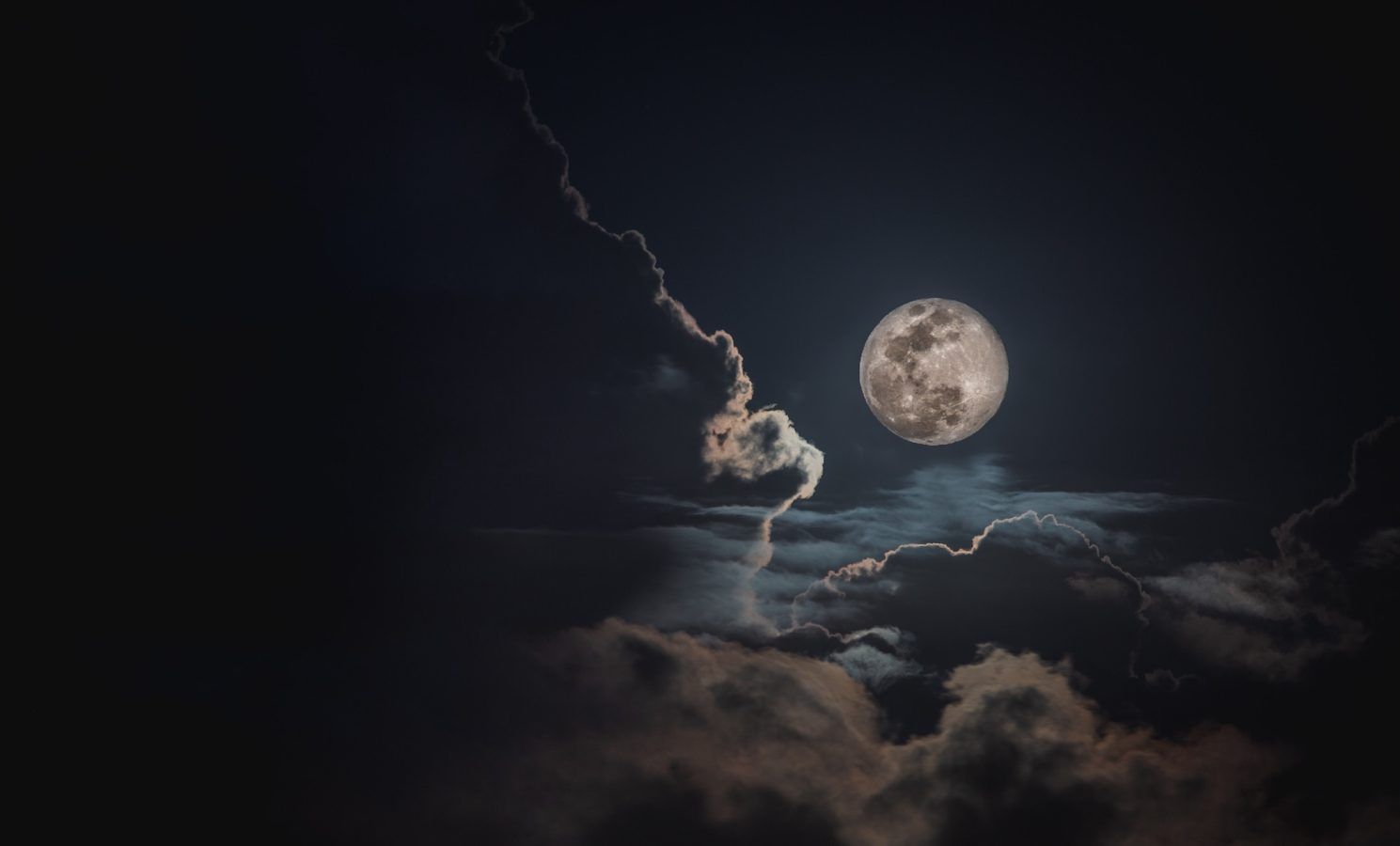 Flower Full Moon 2023: What Is It And How Does It Affect The Zodiac Signs?