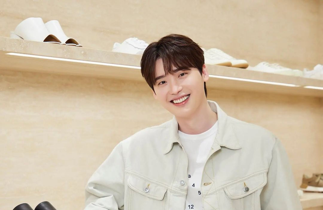 Lee Jongsuk announces tour dates for fan meeting across Asian cities