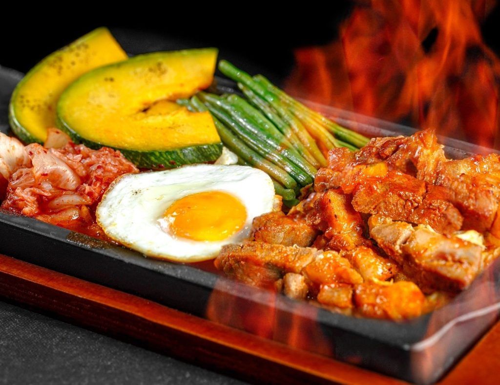 10 best food places at Woodleigh Mall in Bidadari to dine at