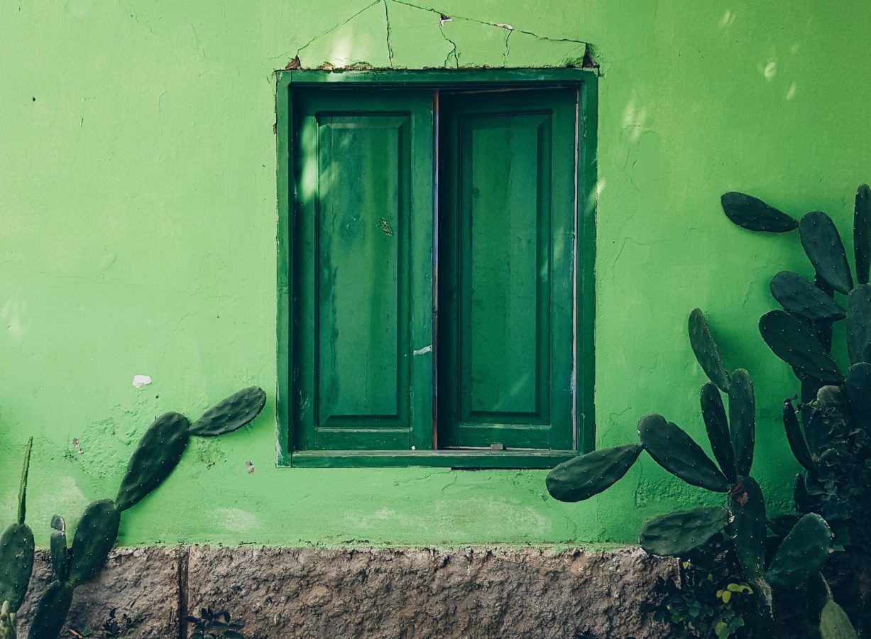 Lucky and unlucky colours for Cancer Which hues to love and avoid