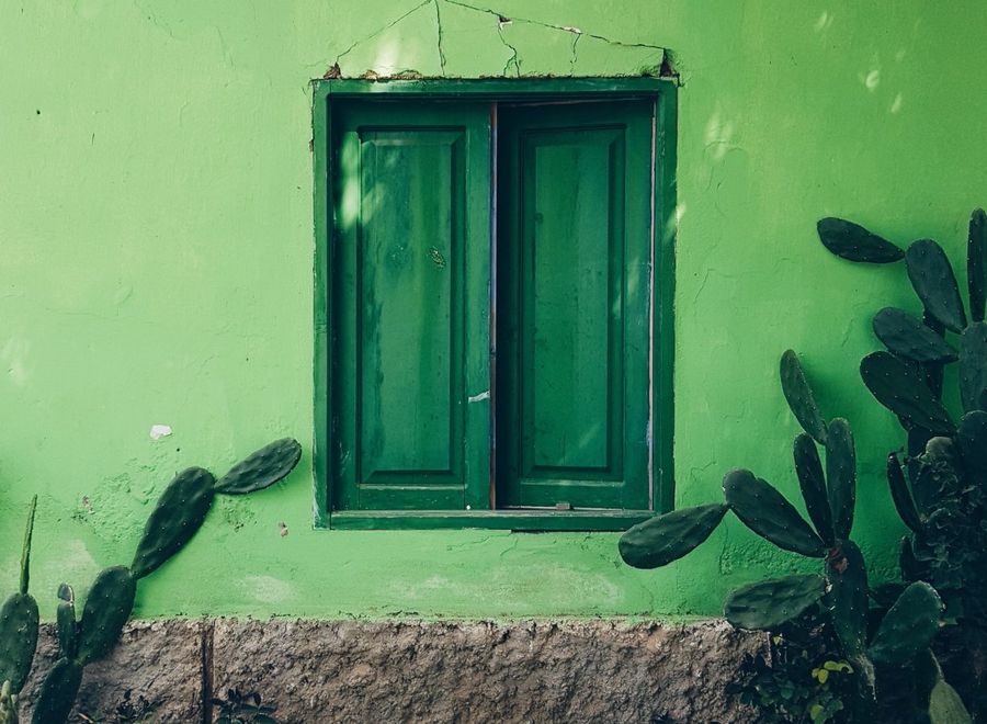 Lucky and unlucky colours for Cancer Which hues to love and avoid