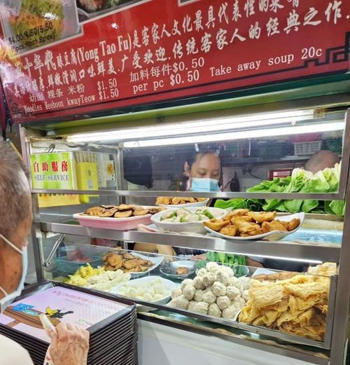 12 hawker stalls for the best food at Holland Drive Food Centre