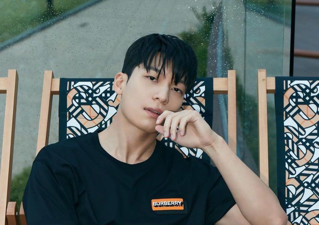 8 best movies and tv shows starring the charismatic Wi Ha-joon to watch