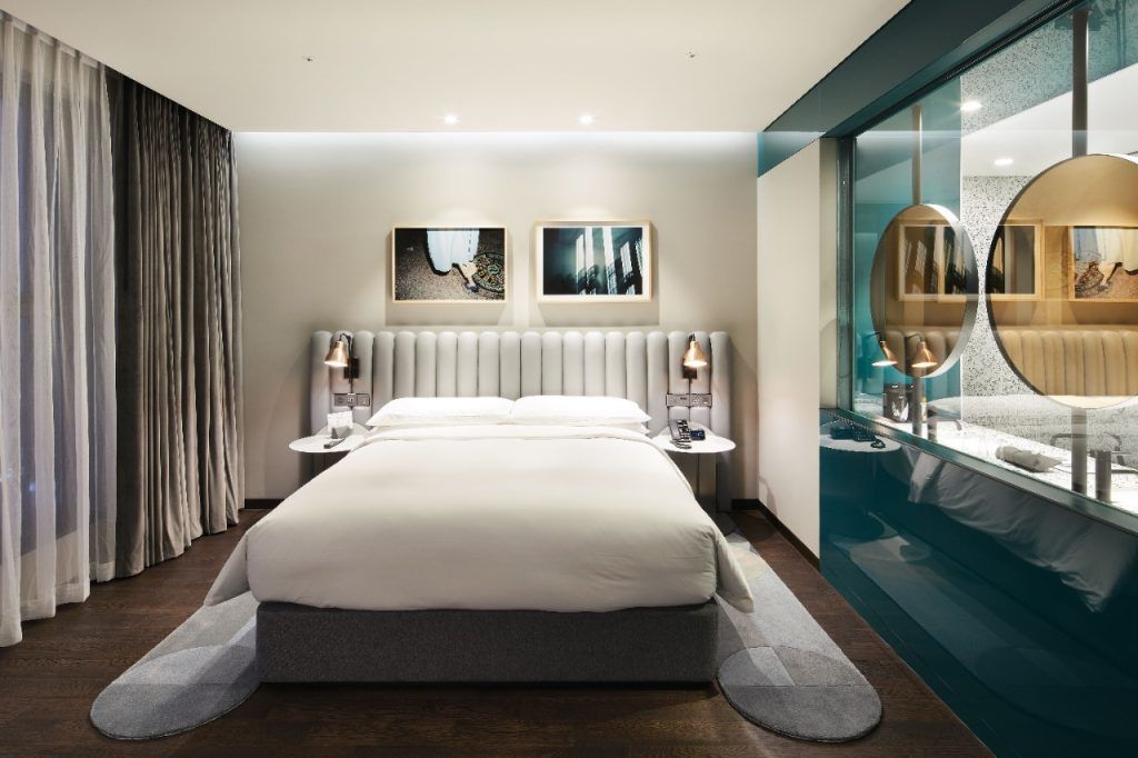 RYSE Director Room Bed