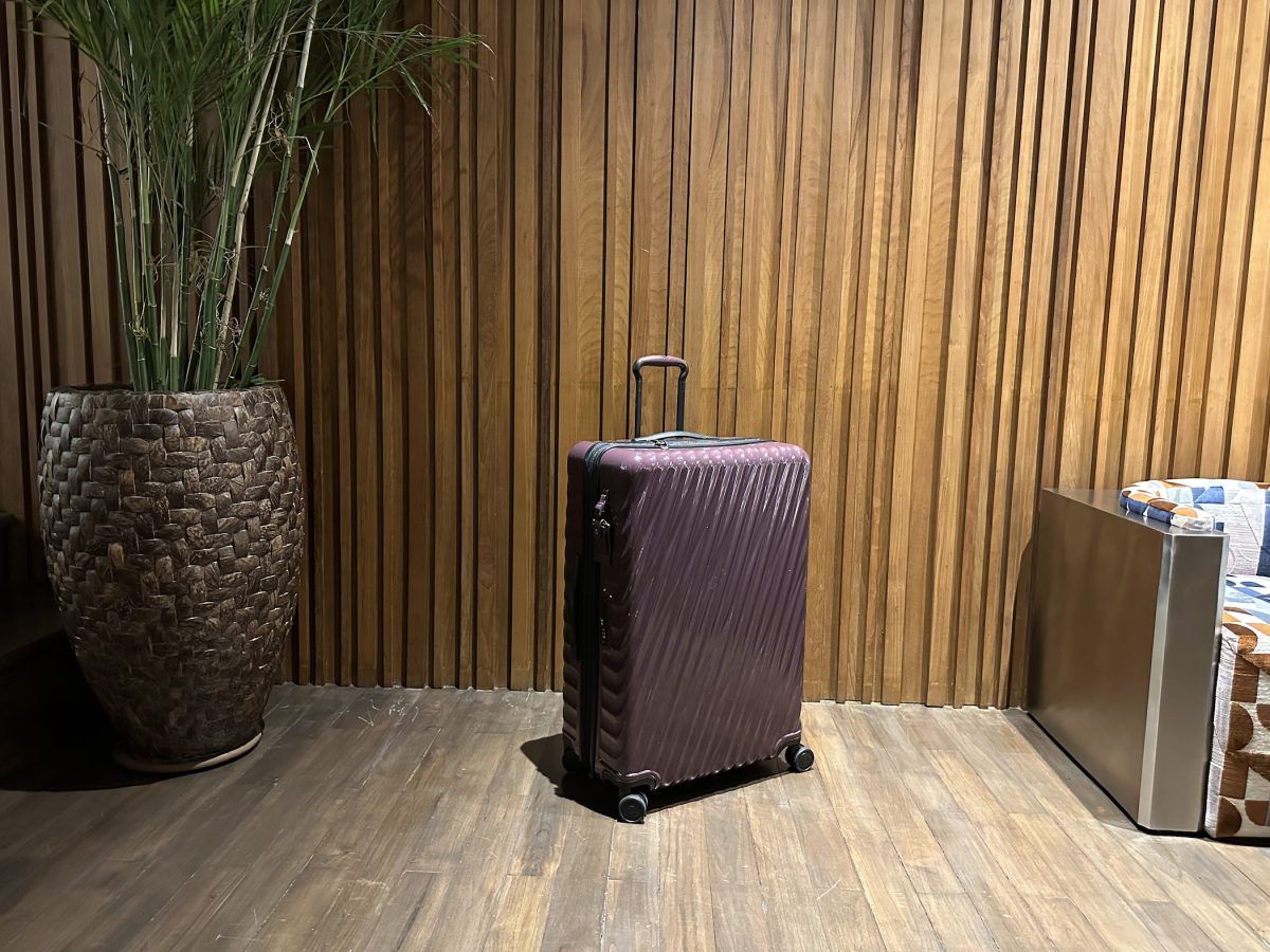 Tumi 19 shop degree polycarbonate review