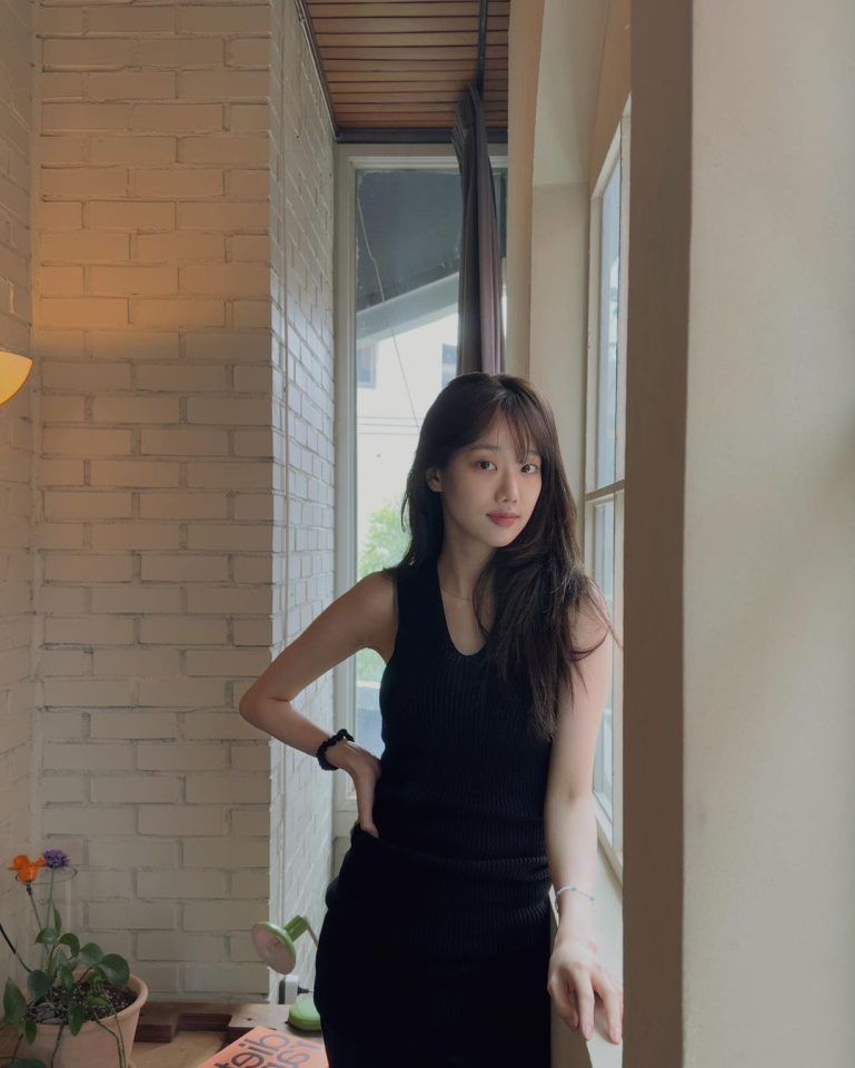 Lee Naeun has denied dating rumours with football star Lee Kang In