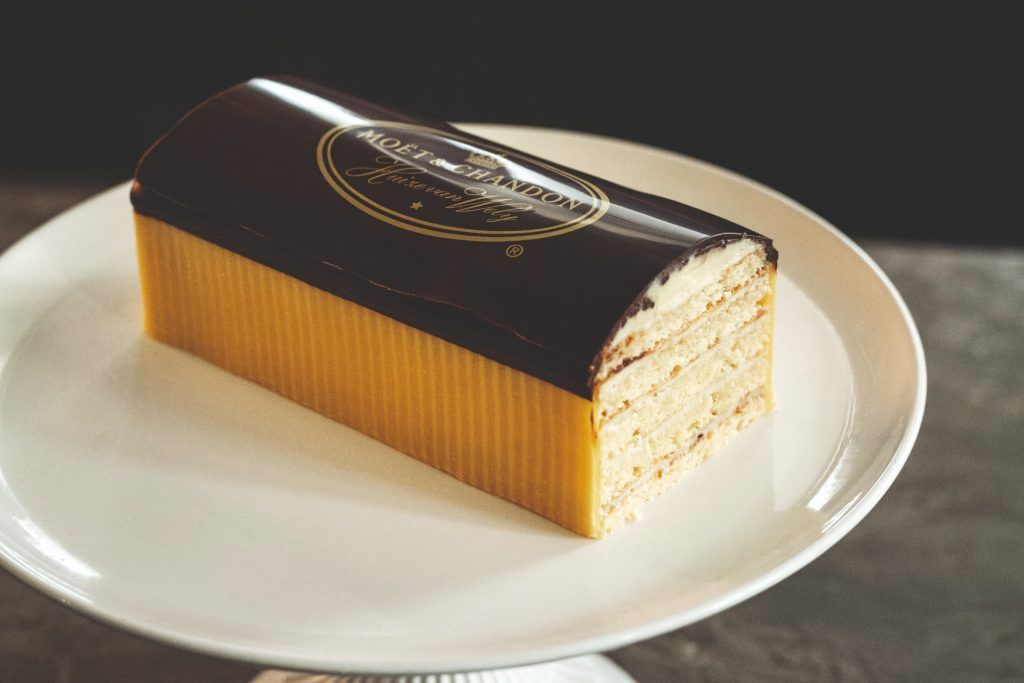 Huize Van Wely Singapore Champagnecake