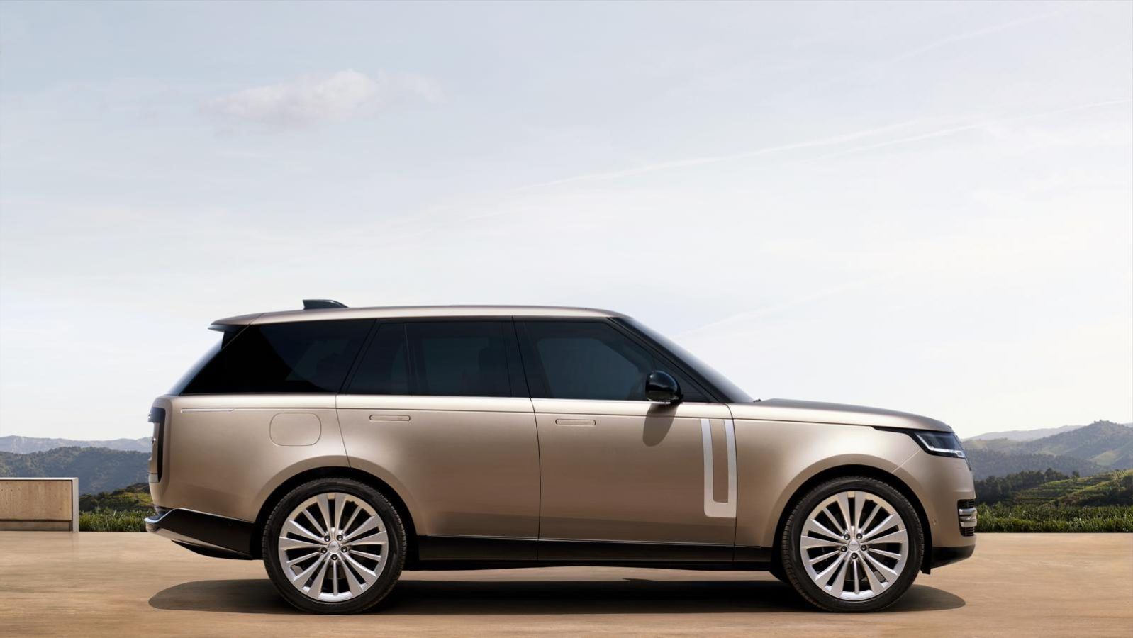 Review: The new Range Rover PHEV is an eco-friendly luxury yacht on wheels