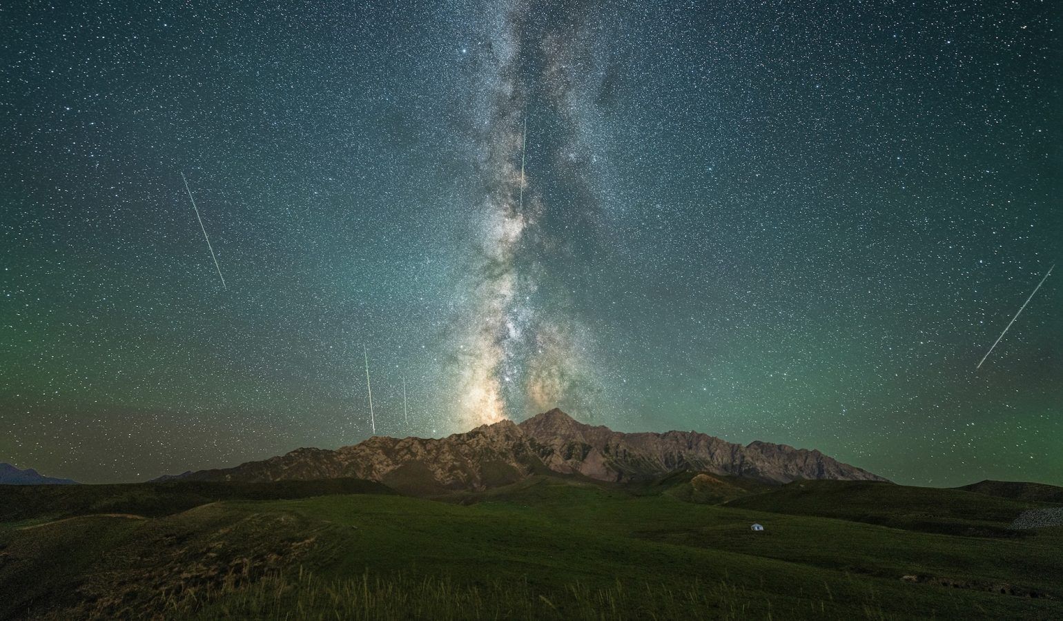 Celestial events in 2026: Eclipses, meteor showers, & more | LSA SG