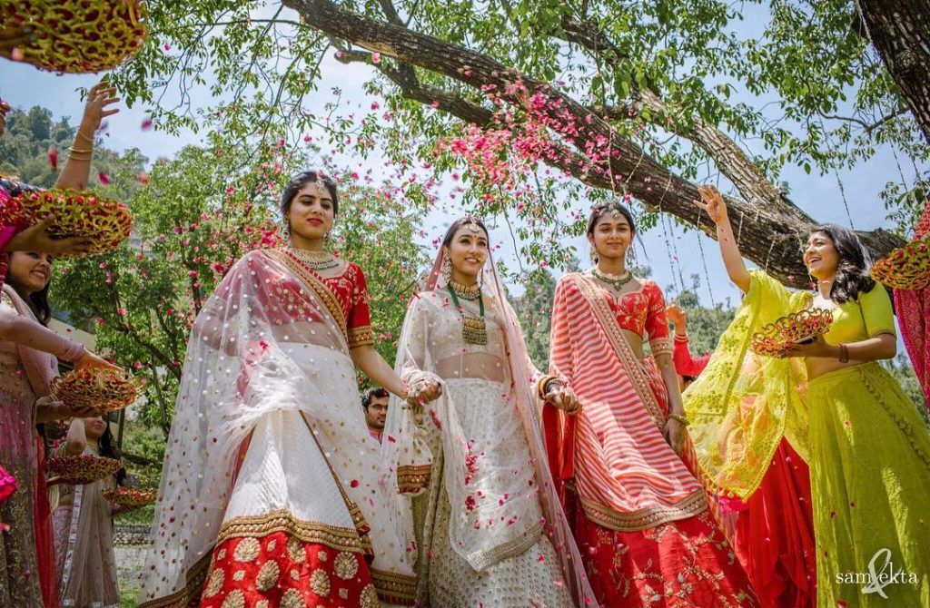 Joyous Nuptials of a Wedding Planner Bride Feat. Stunning Outfits! | Bridesmaid  poses, Indian wedding photography poses, Indian bridesmaids