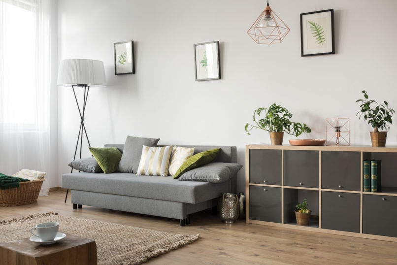 Easy temporary home decor hacks for a rented apartment