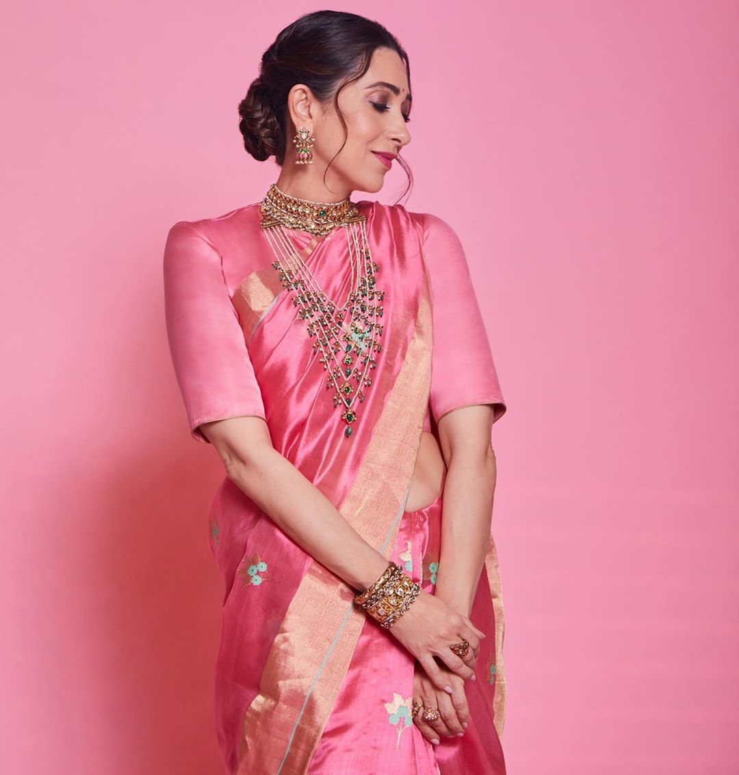 The saree blouse doesn't go well with the beautiful saree.  #bollywoodfashion