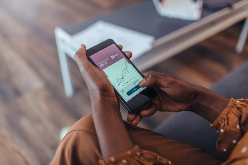 Investing in mutual funds: online or offline, what should you pick
