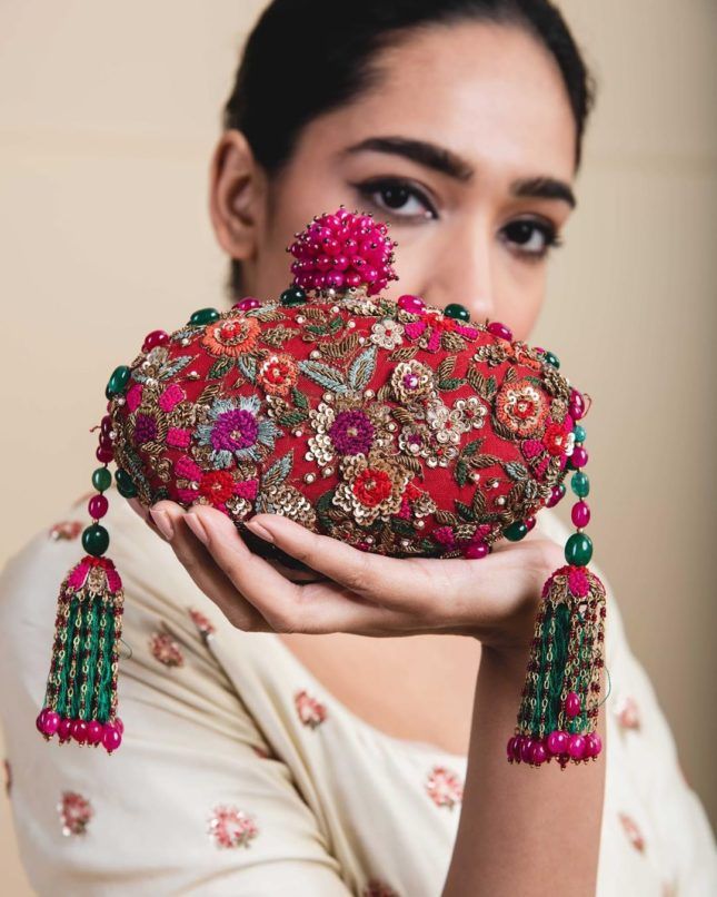 Buy RKG HANDICRAFTS Designer Women's Royal Silk Potli Batwa Bag Bridal Purse  Women handbag Shagun Pouch Return Gifts (Beige) at Amazon.in