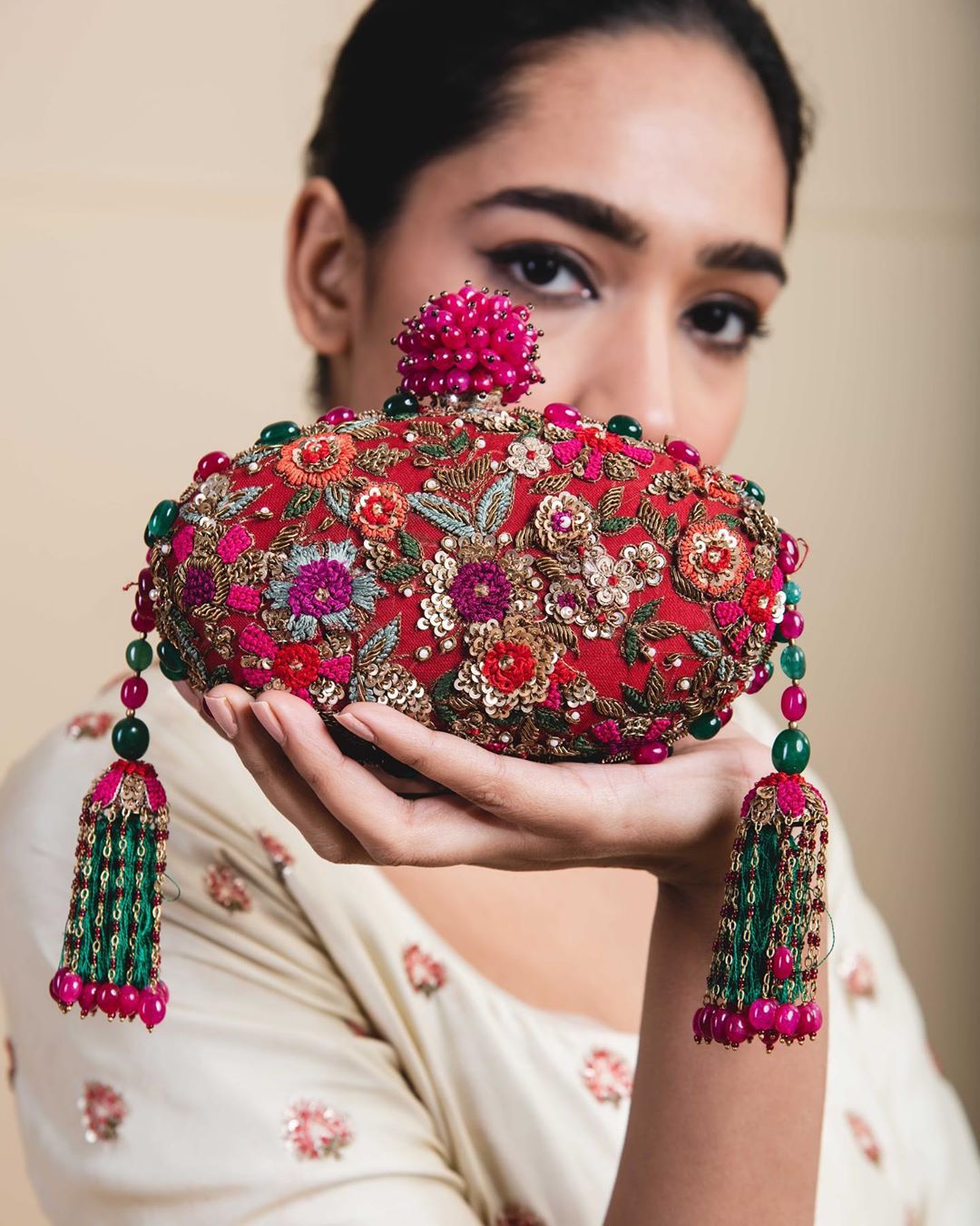 Pearl Potli Bags, Indian Wedding Accessory, Bridal Gifts, Evening Bags and  Clutches, Pearl Embellished, Clutch, Gi… | Vintage evening bags, Potli  bags, Bridal purse