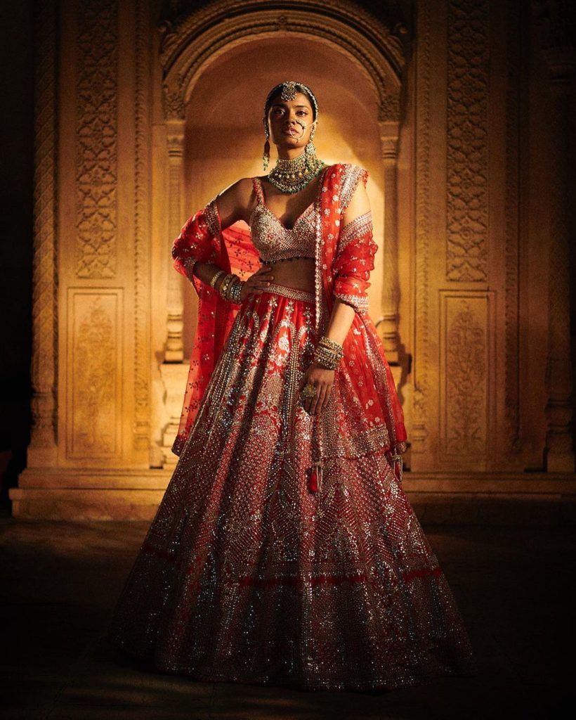 Red Traditional Indian Bridal lehenga Choli with Embroidery -