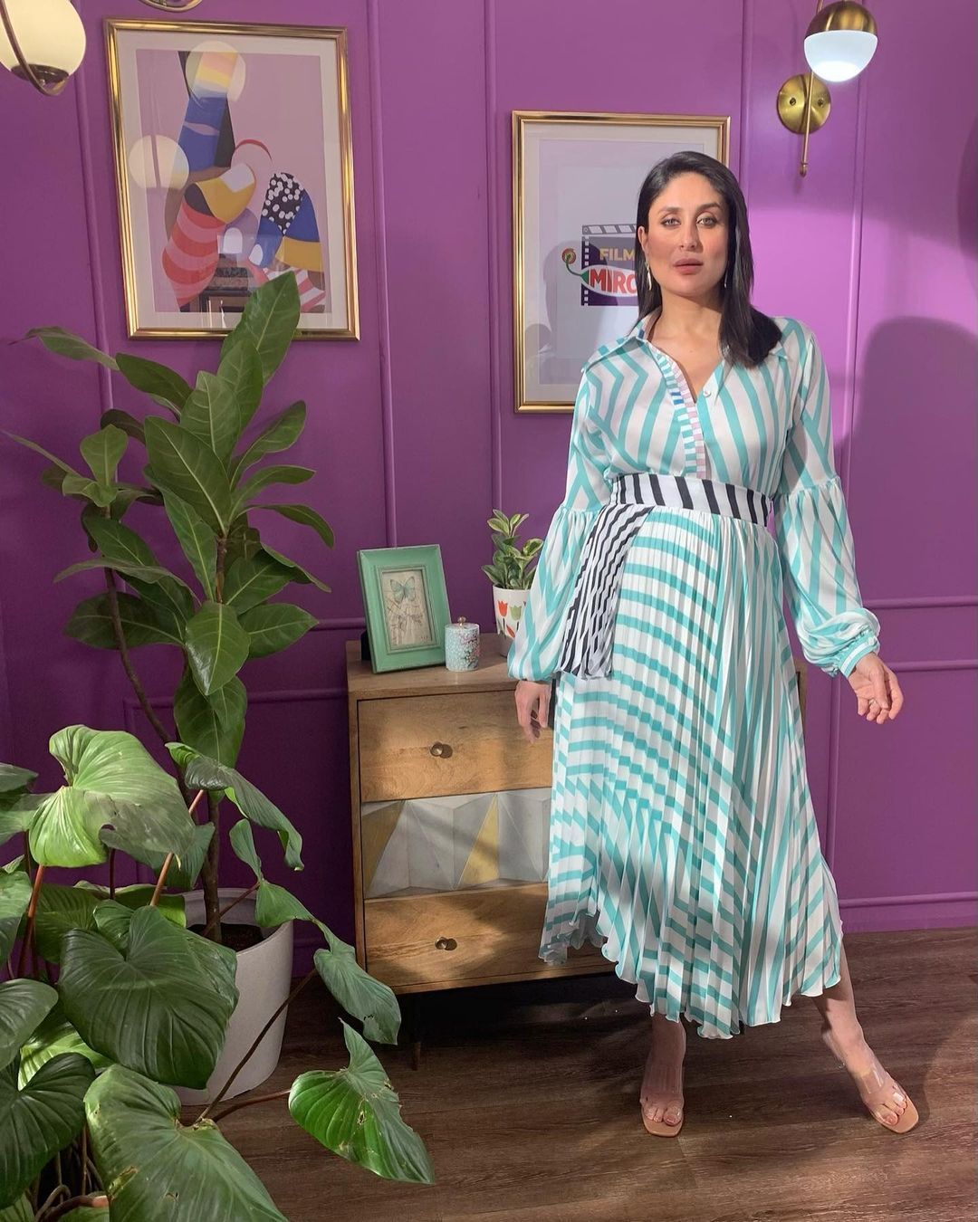 Kareena Kapoor Khan Epitomises The Maternity Trend In A High-Neck Blue  Body-Hugging Dress