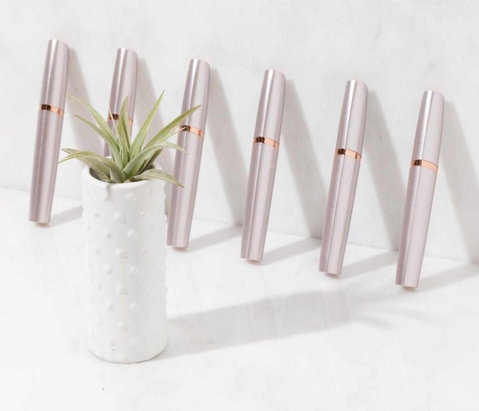 A review of hair removal gadget, the Finishing Touch Flawless Brows