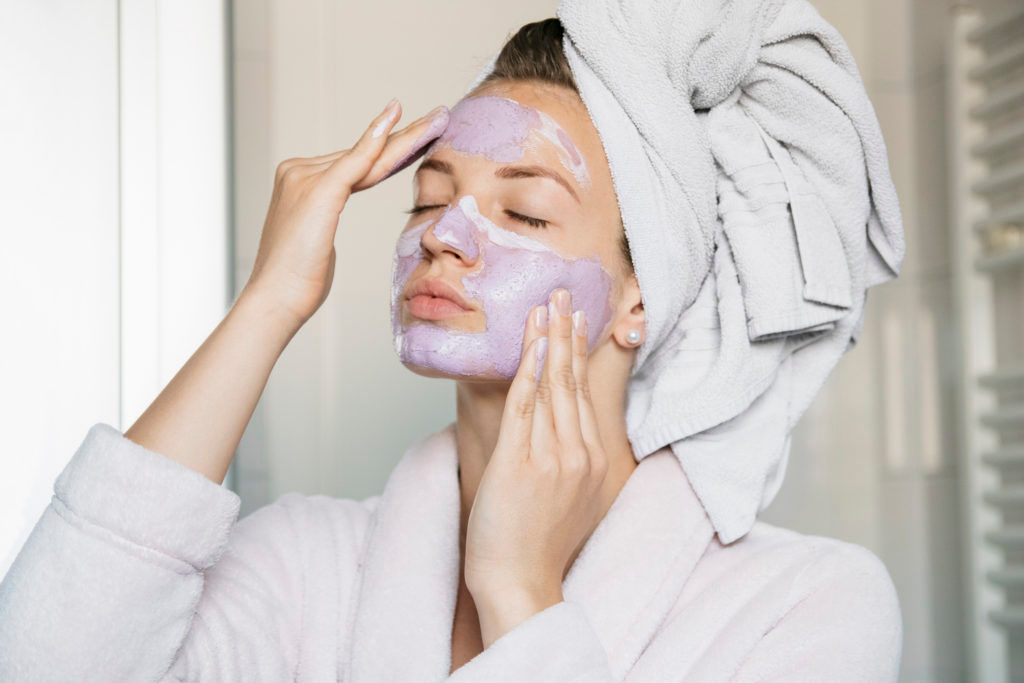 Skinimalism Is The Newest, Easiest Beauty Trend To Follow In 2021