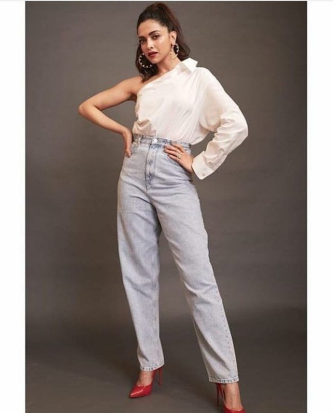 For Levis Ad, It Doesn't Get Any More Casual Classic Than Deepika  Padukone's Denim-On-Denim Shirt And Jeans