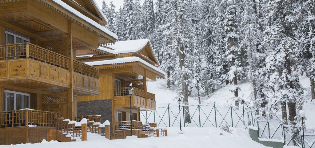 Planning a Gulmarg getaway? Bookmark these hotels & resorts for the best vacay experience