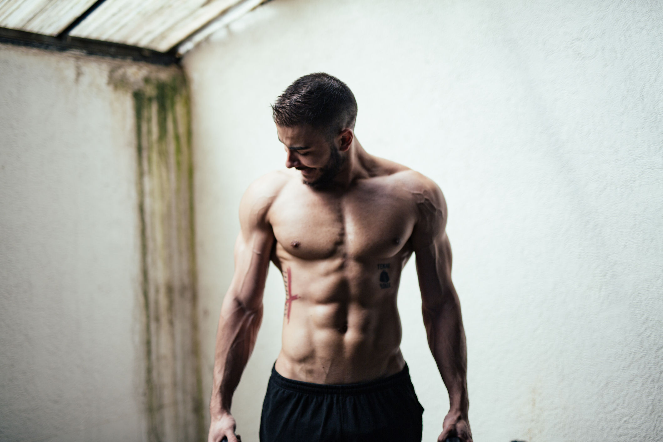 These breathing exercises can help you build six pack abs (Well, kind of)