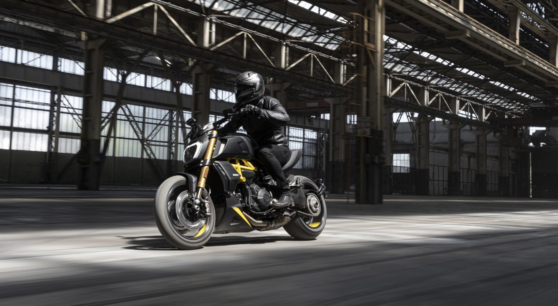 Diavel monster discount