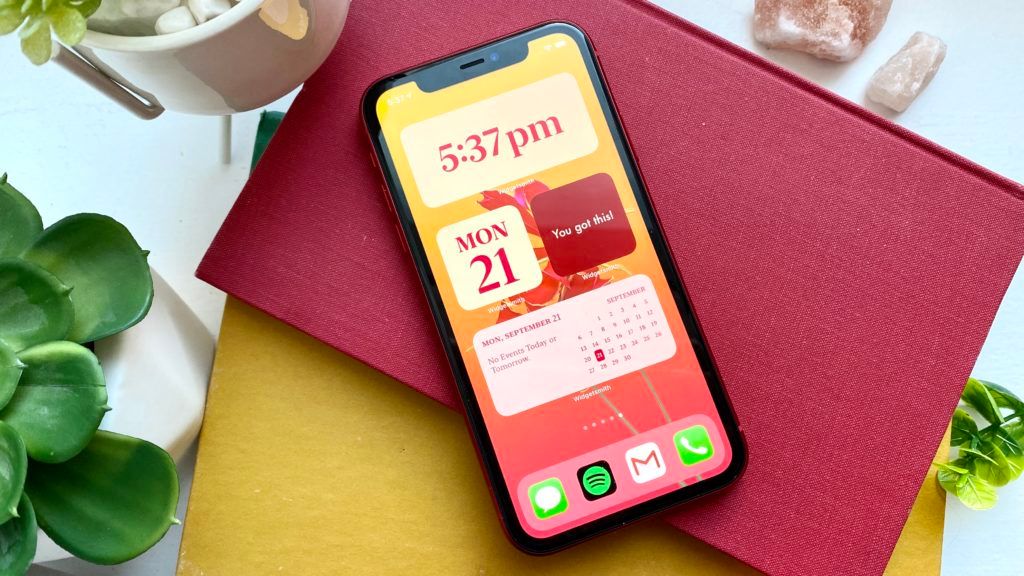 Jazz up your iPhone and iPad with these cool customisation apps